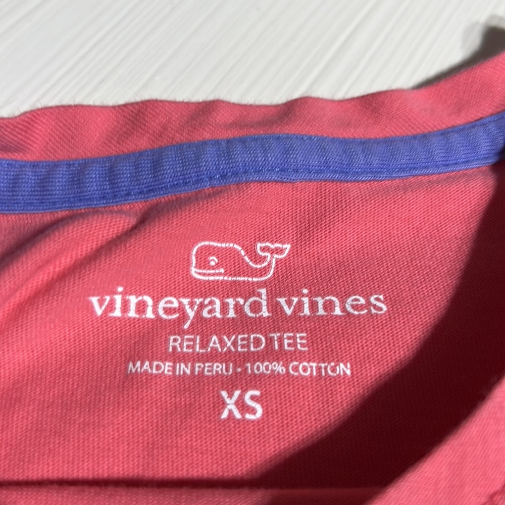 Vineyard Vines | pocket tee shirt | XS